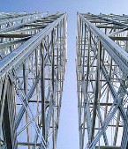 Heavy duty pallet racking system