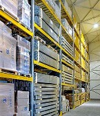 Heavy duty pallet racking system